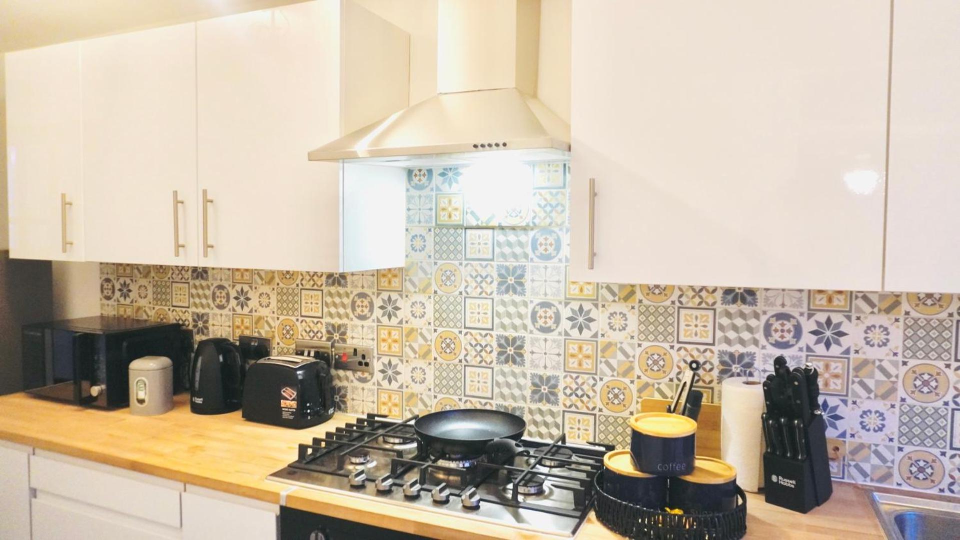 Spacious & Comfy Home In West Midlands - Sleeps 8, Free Parking, Wifi, Netflix, Prime Location, Ideal For Contractors, Business, Groups, Travellers, Families And Relocators Coventry Exterior photo
